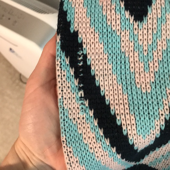 Vintage Zig-Zag Design Sweater - Picture 3 of 3